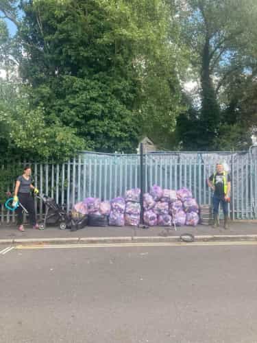 Galerie foto Harrow Litter Pickers 2